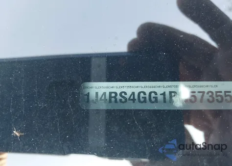 2011 Jeep Grand Cherokee Laredo z USA, uszkodzony, nr VIN 1J4RS4GG1BC573559